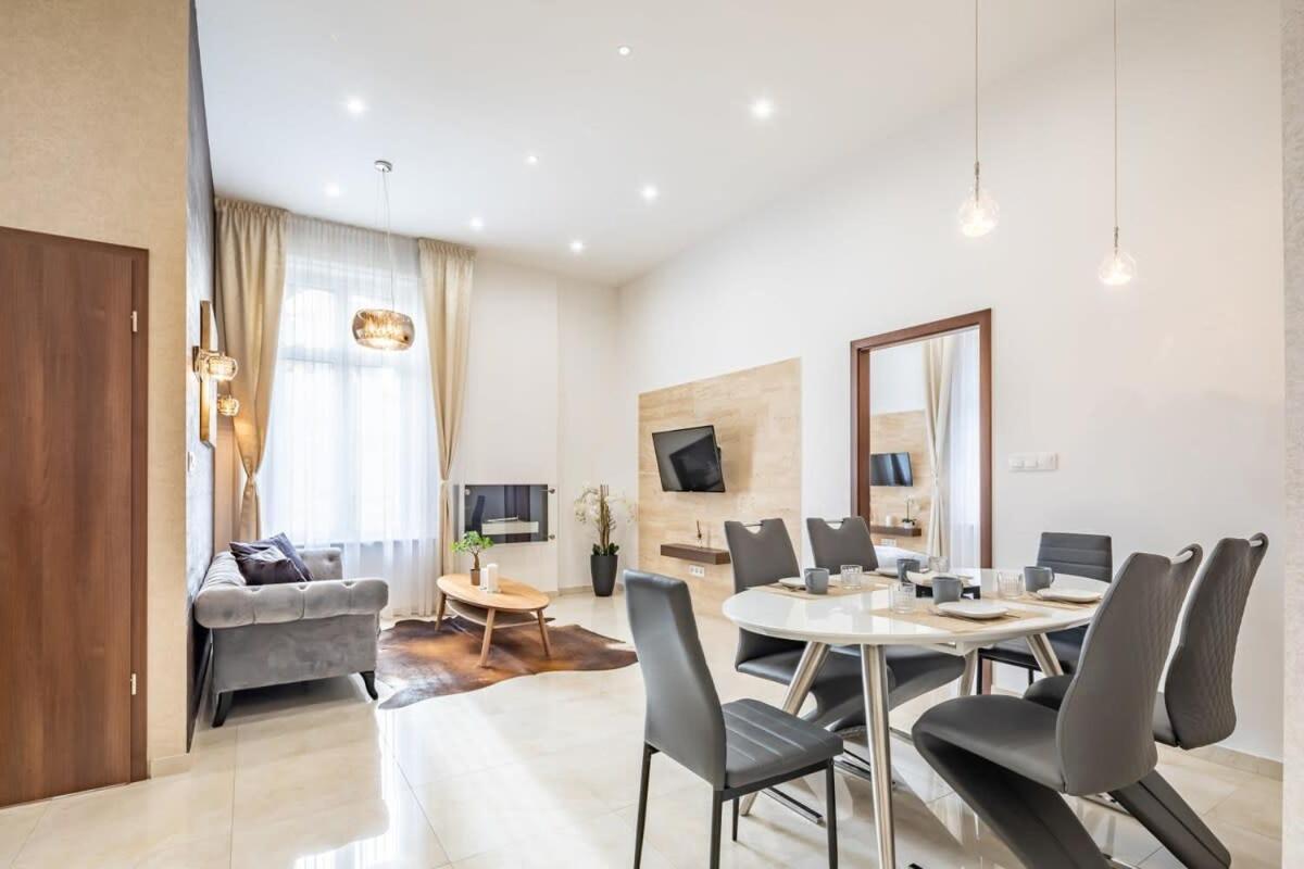 Splendid Perfectly Located Flat With Sauna Apartment Budapest Exterior photo