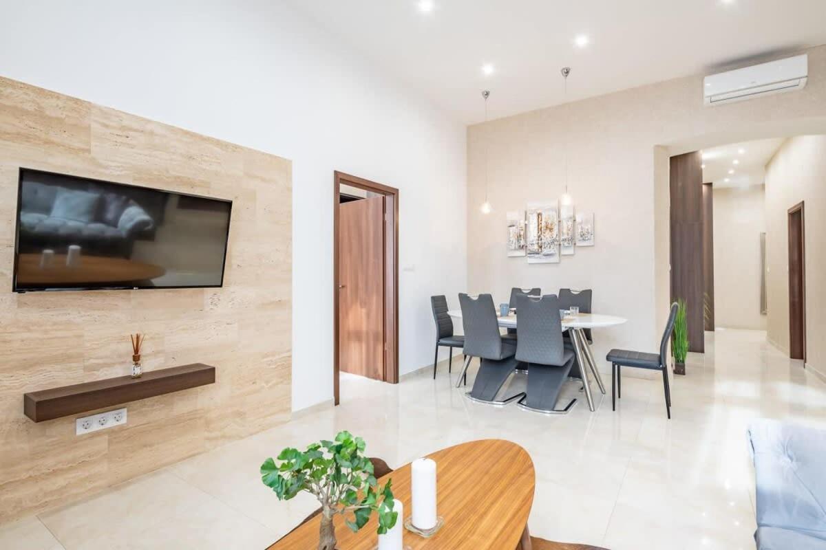 Splendid Perfectly Located Flat With Sauna Apartment Budapest Exterior photo