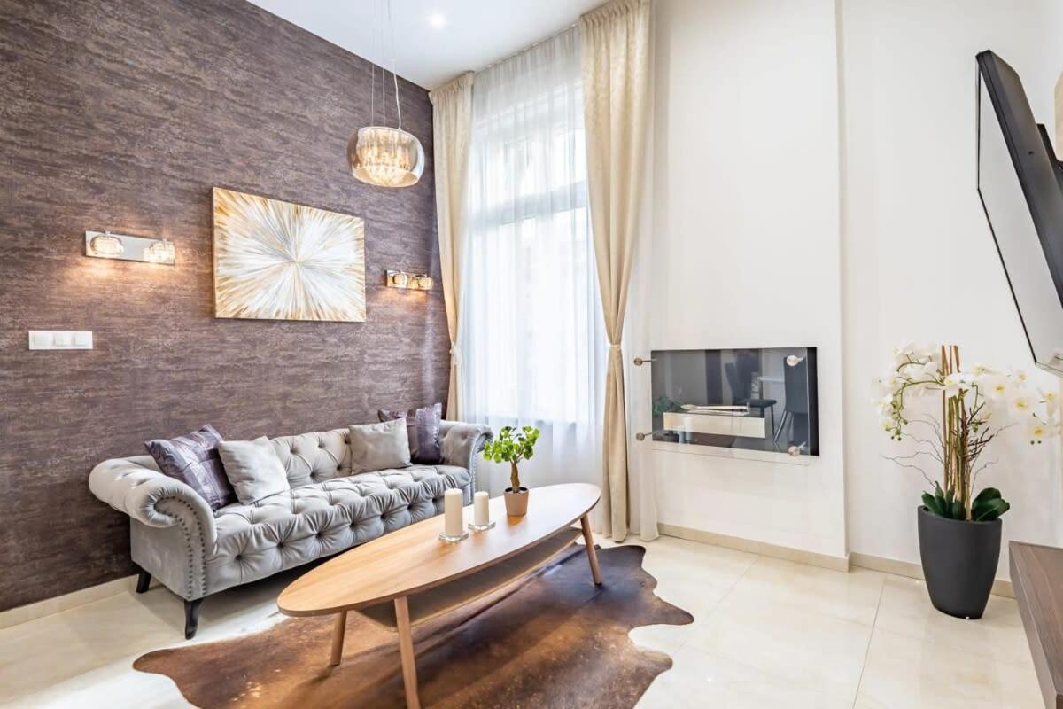 Splendid Perfectly Located Flat With Sauna Apartment Budapest Exterior photo
