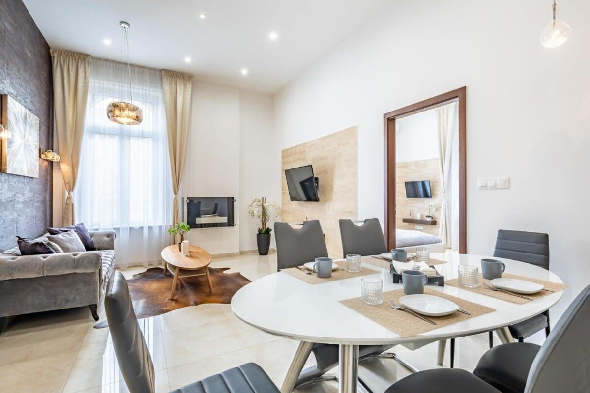 Splendid Perfectly Located Flat With Sauna Apartment Budapest Exterior photo